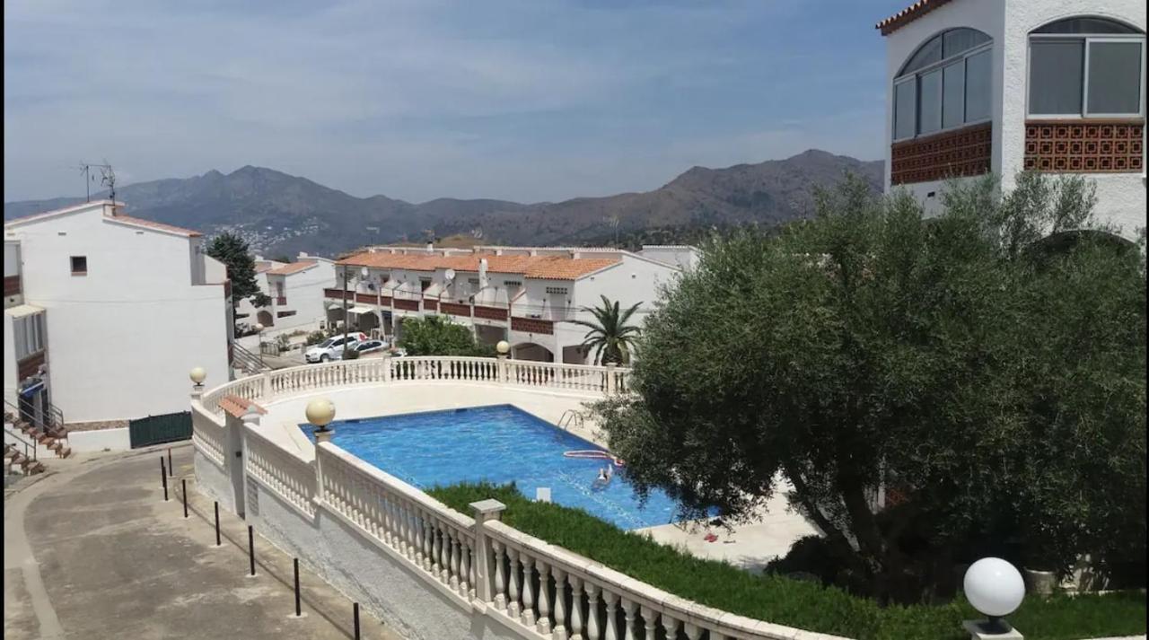 Apartamento Roses Victor Exterior photo